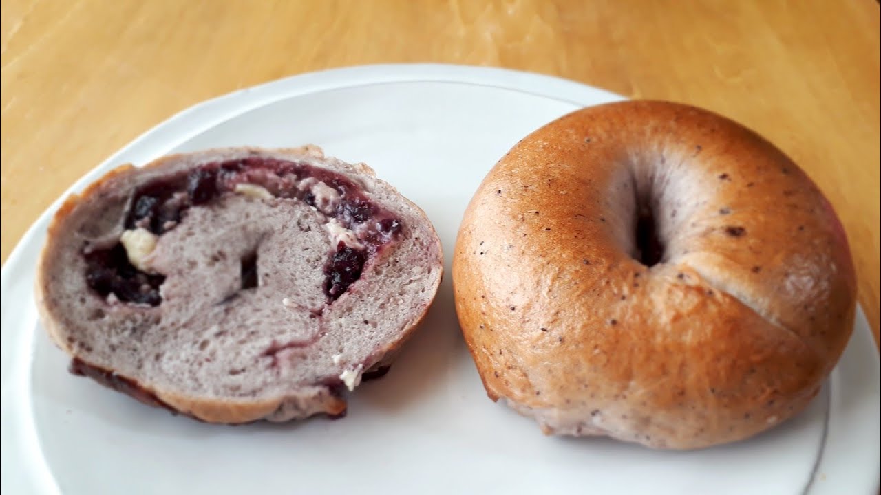 朝食に出たら嬉しい♪ブルーベリーとクリームチーズのベーグル【Blueberry and creamcheese bagel】