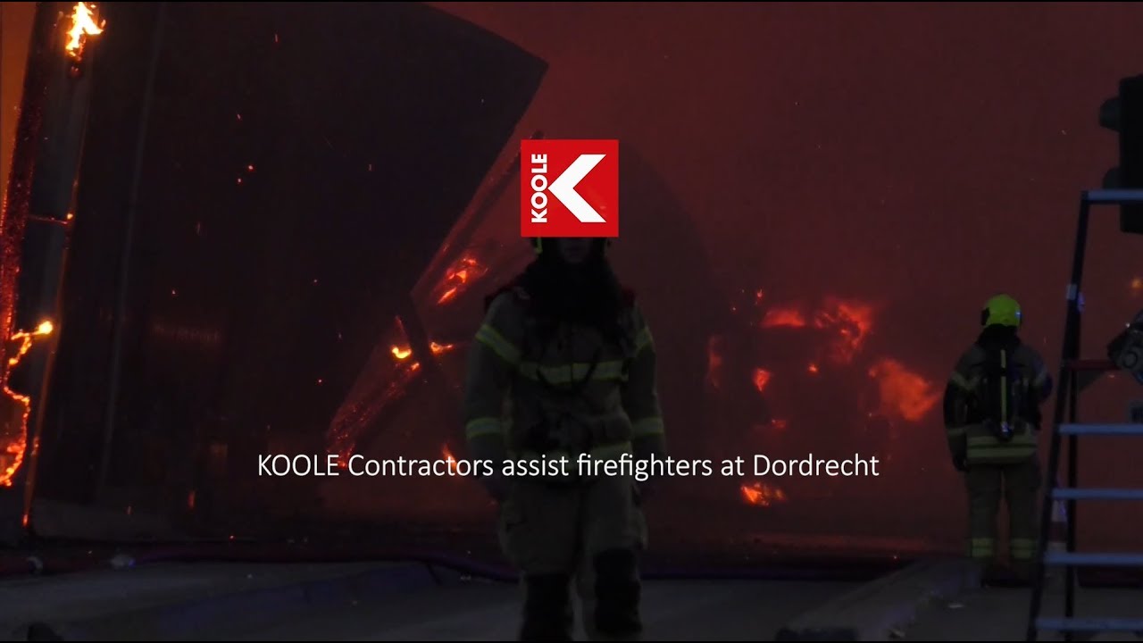 KOOLE - Emergency response fire on a paper recycling facility, Dordrecht, Netherlands