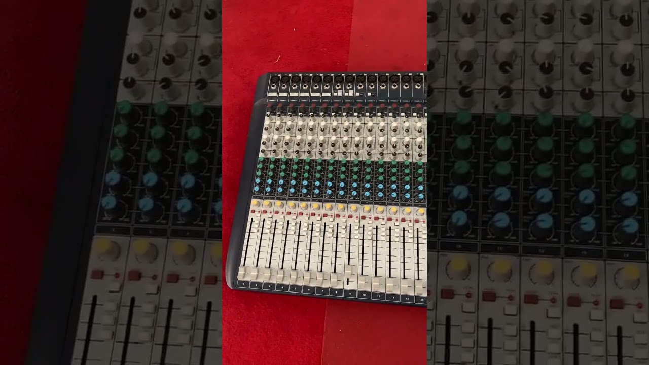 Soundcraft Signature Series - Compact analogue audio mixer