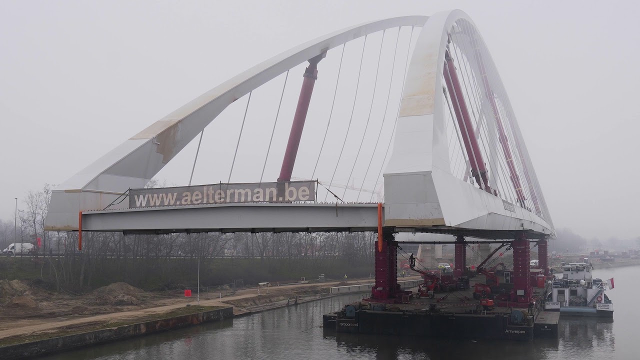 Plaatsing brug Albertkanaal Beringen