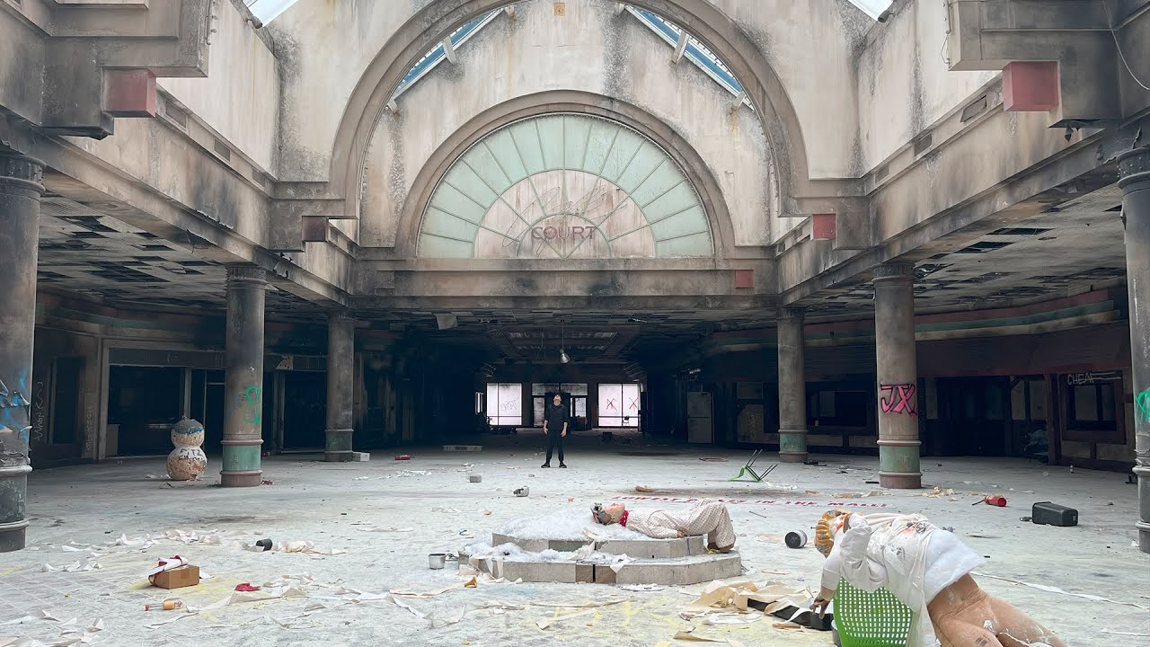 Exploring an Abandoned Mall with Power | North Dekalb Mall