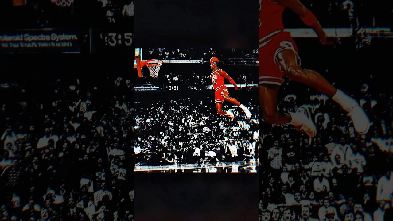 Michael Jordan&rsquo;s iconic free throw line dunk 🤯 #shorts