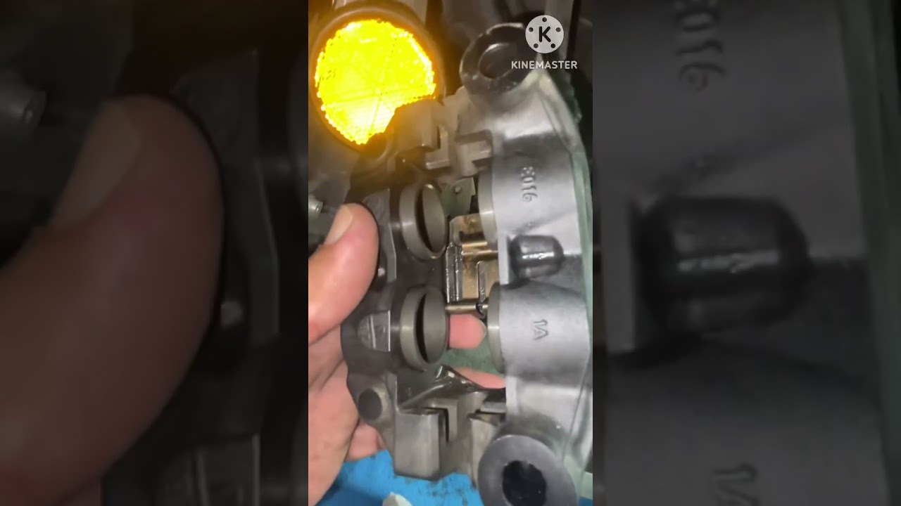 Front brake pads change of Hayabusa Gen 3