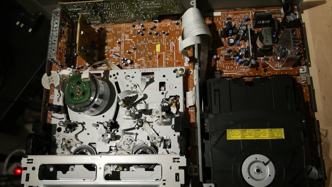 JVC HR XVS20 overview - combo VCR with SVHS!