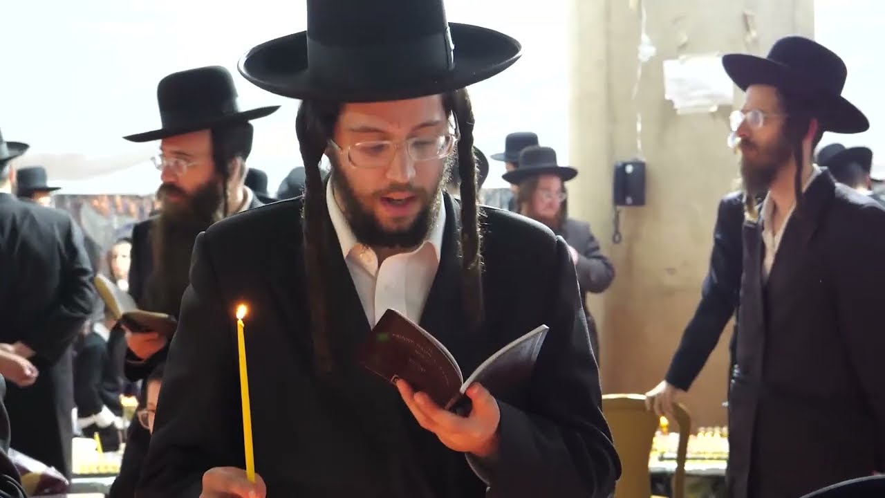 חנוכה בחצר חסידות גור