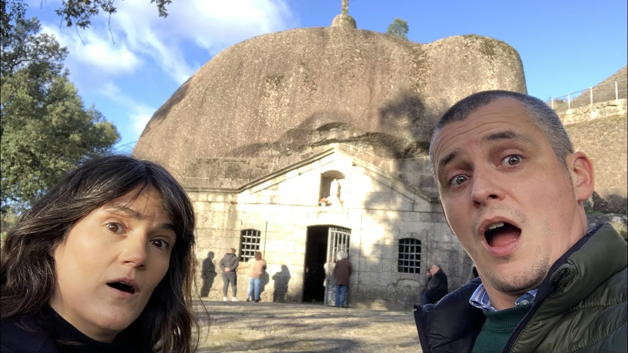 Uma capela num Penedo!
