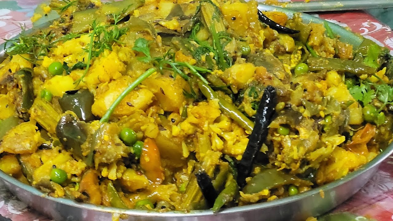 Mix Veg With Hilsha Fish head Recipe। ইলিশ মাছের মাথা দিয়ে পাঁচ মিশালি সবজি রেসিপি।Bengali Recipe। 