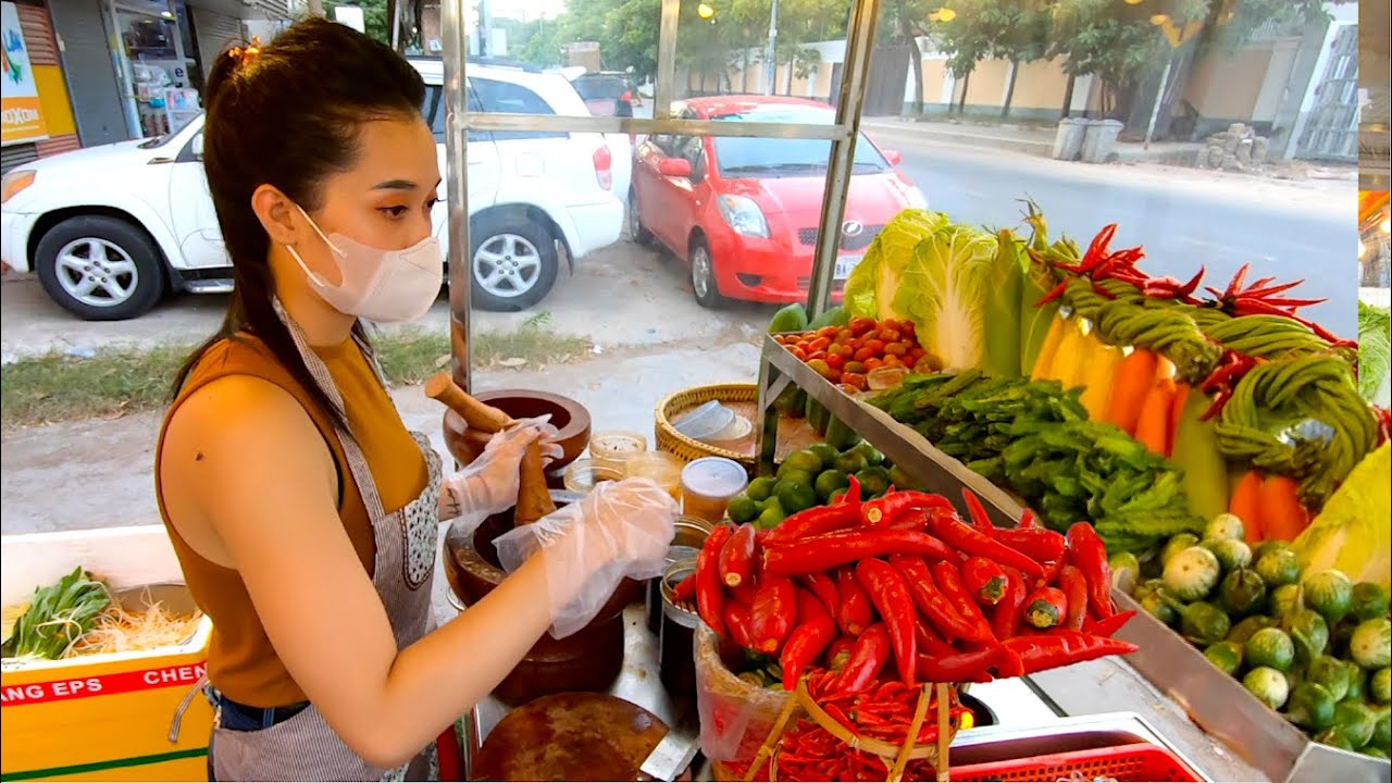 Healthy Food! Papaya Salad with Choices of Seafood & Fermented Crab | Bok Lahong Prahok Khmer