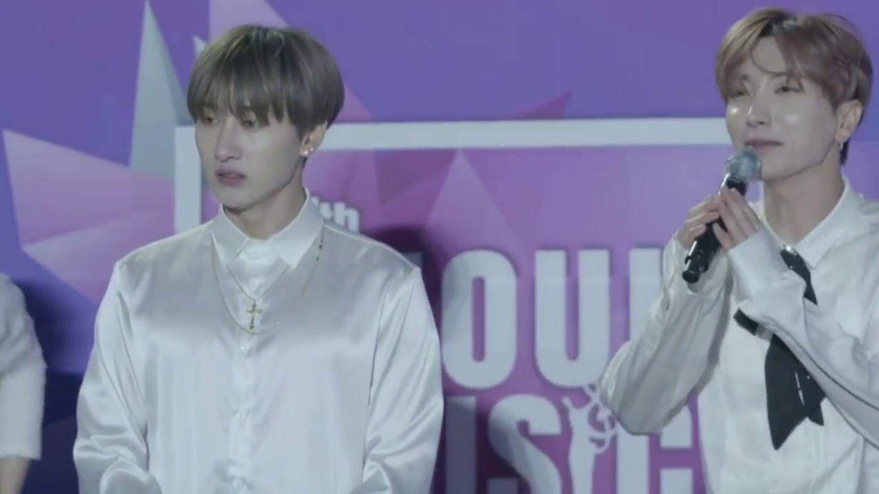 WARM BEHAVIOURS! SUPER JUNIOR (슈퍼주니어) on the Red Carpet | Seoul Music Awards 2018 ( SMA 2018)