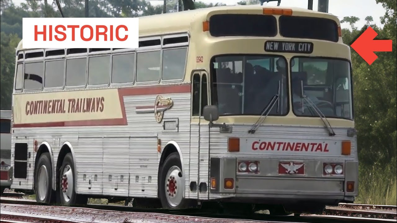 Going inside a Really Old Bus : Trailways Eagle