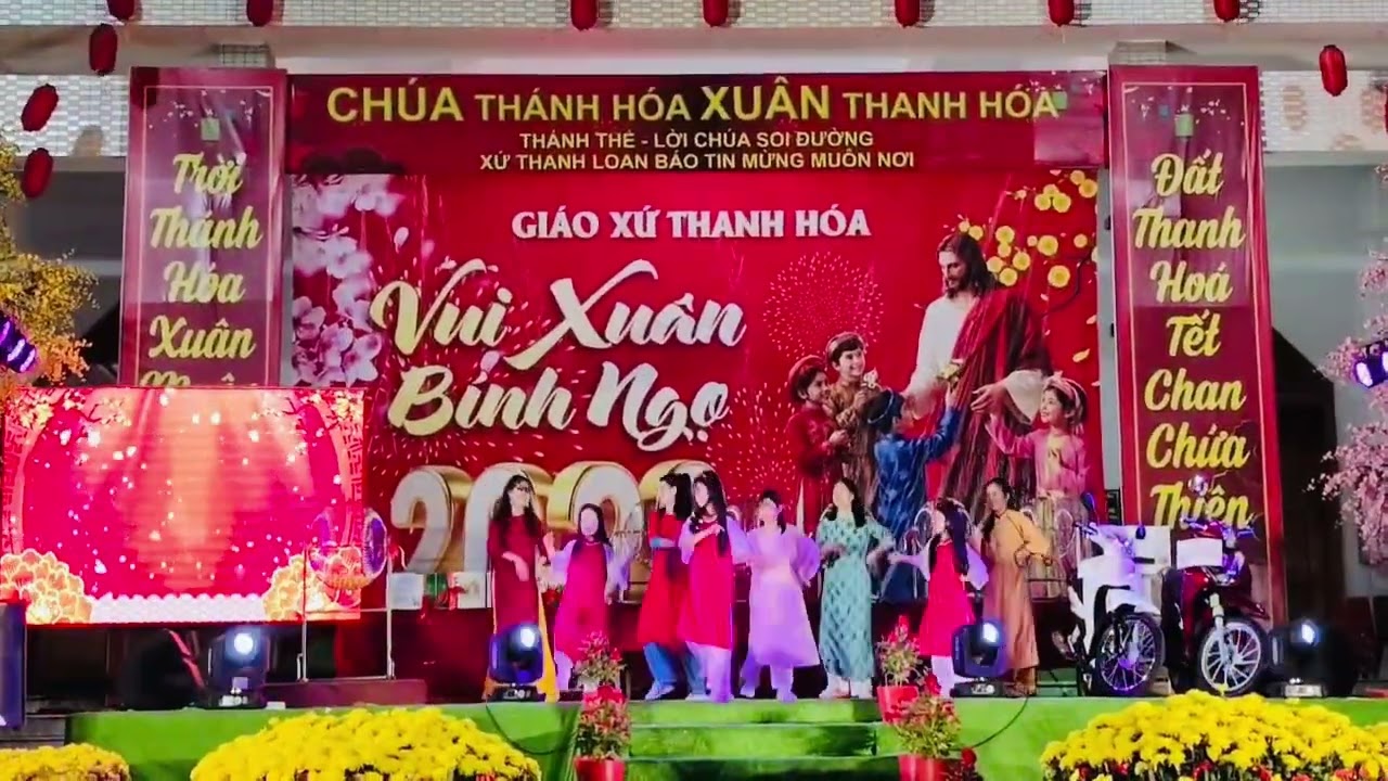 Khai xuân mùng 6  tết cung chị em ￼