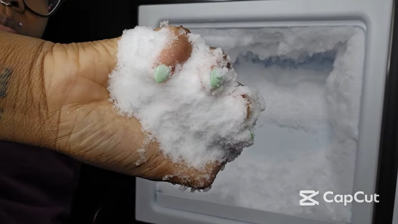 IT'S THAT TIME CRUNCHY AND FLUFFY | HANDFULS SOME HERE AND SOME THERE #iceeating #asmr #cotf