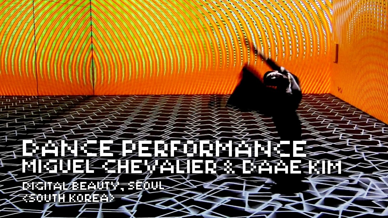 Dance Meets Digital Art – A Live Choreography on Generative Visuals