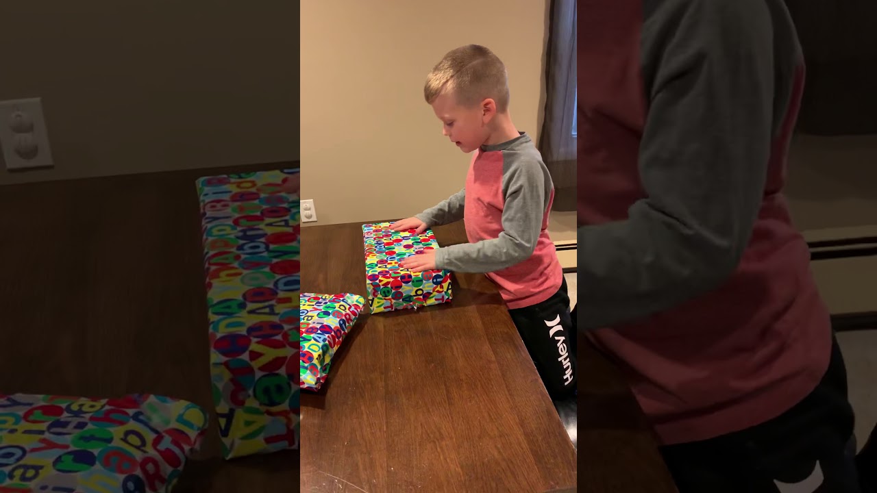 Birthday unwrapping of Nintendo Switch!!!