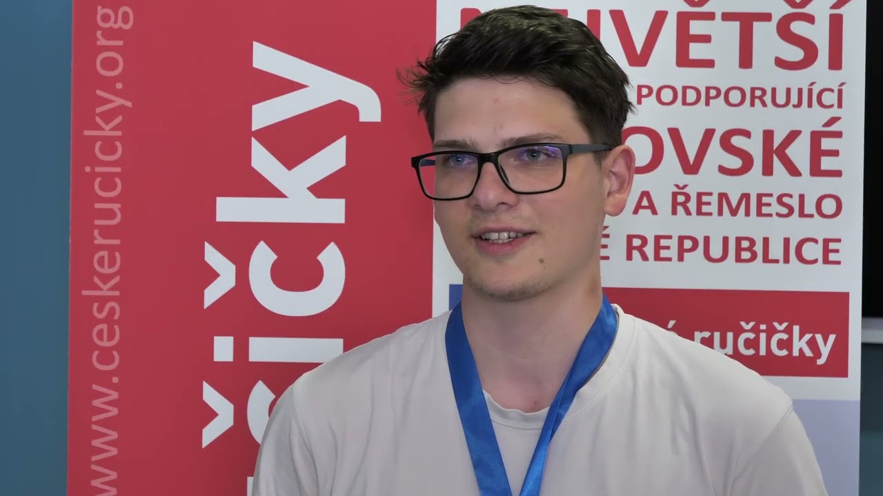Bóža je sportovec, muzikant a taky laureát České ručičky 2025 v oboru elektro - slaboproud.