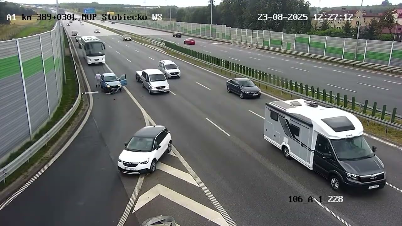 Kolizja na A1 obok MOP Stobiecko