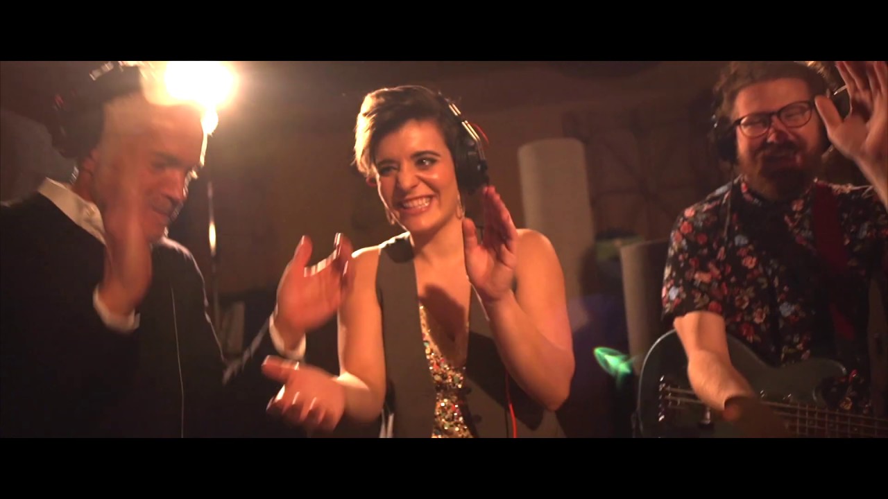 PUT IT WHERE YOU WANT IT - Aubrey Logan feat. Dave Koz & Casey Abrams OFFICIAL VIDEO