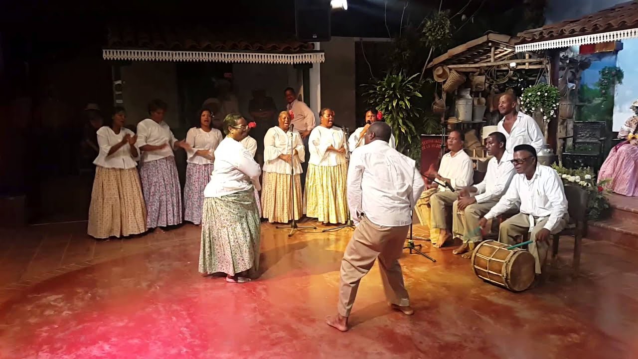 Conjunto de Proyecciones Folklóricas de Darien