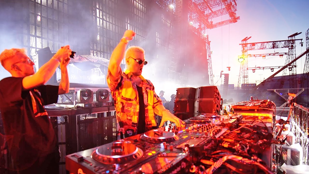 THE BIGGEST CROWD AT EDC