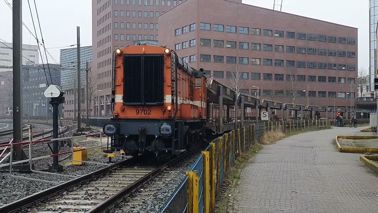 JFT 9702 met Lege BLG Autotrein(Amfpon Leusden door Amersfoort C.Ri Amfge)20 Februari 2025.