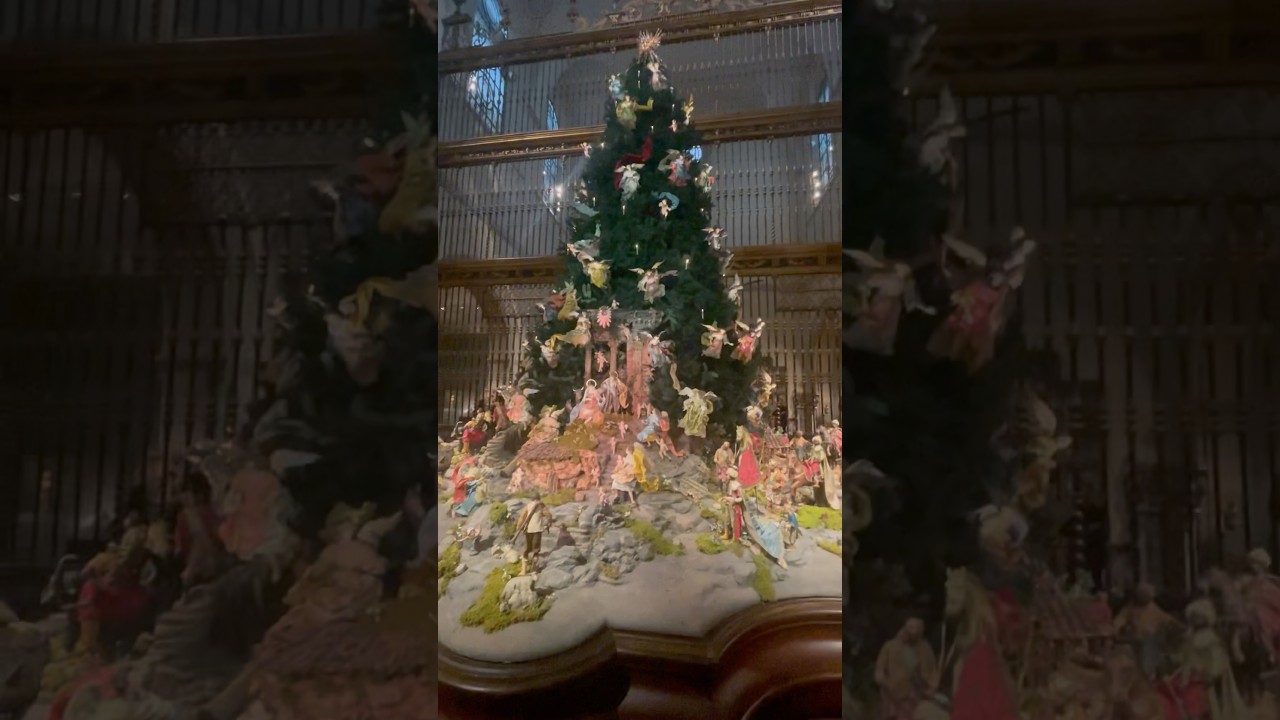Christmas Tree at The Metropolitan Museum of Art, NYC | the met fifth avenue | Horizons_視野 | 2025