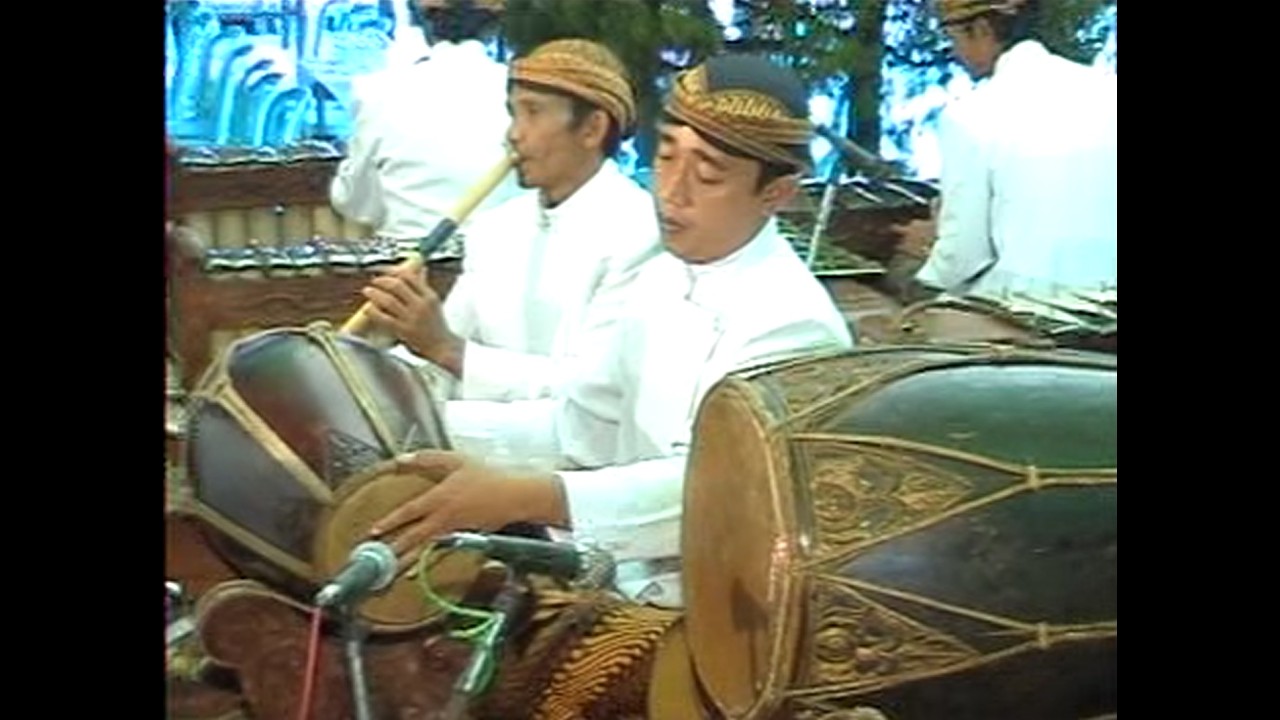 LADRANG GANDRUNG BINANGUN - KETAWANG MESU BUDI - LANCARAN MUDA MUDI LARAS PELOG PATHET BARANG