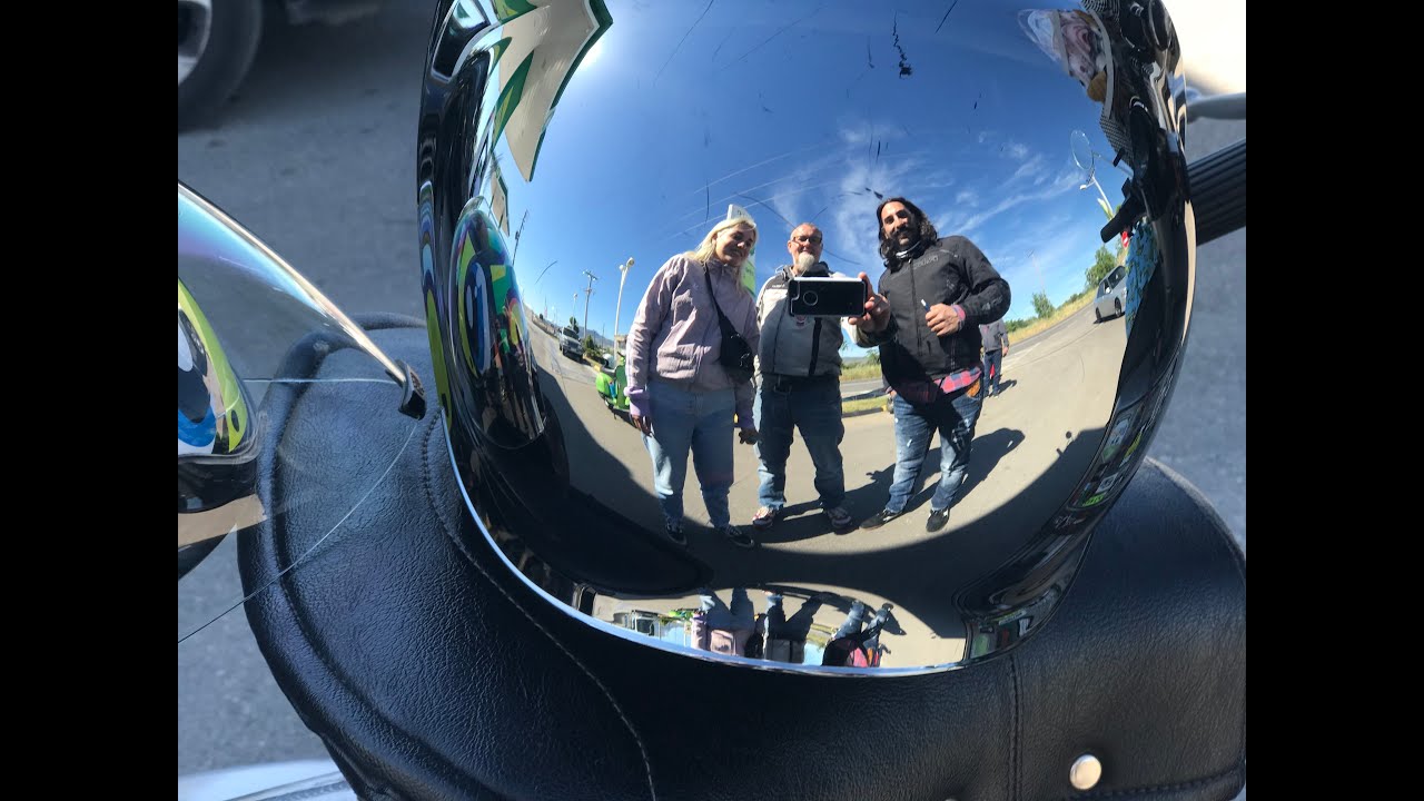Greek Vespa Family   KYRIAKI RIDE