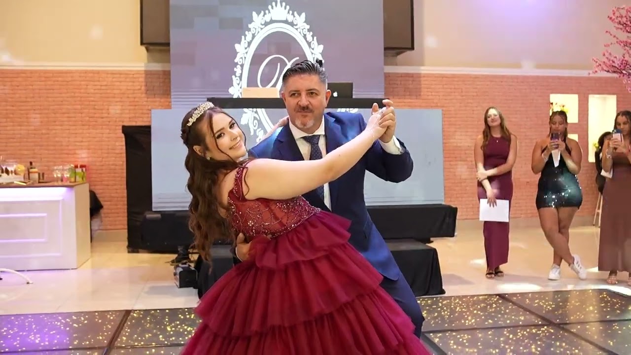 Debutante Dafne Valsa com o Pai