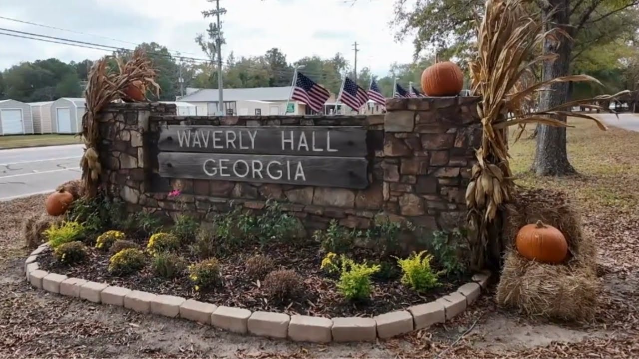 Walking Around Waverly Hall - One of Our Favorite Georgia Towns!
