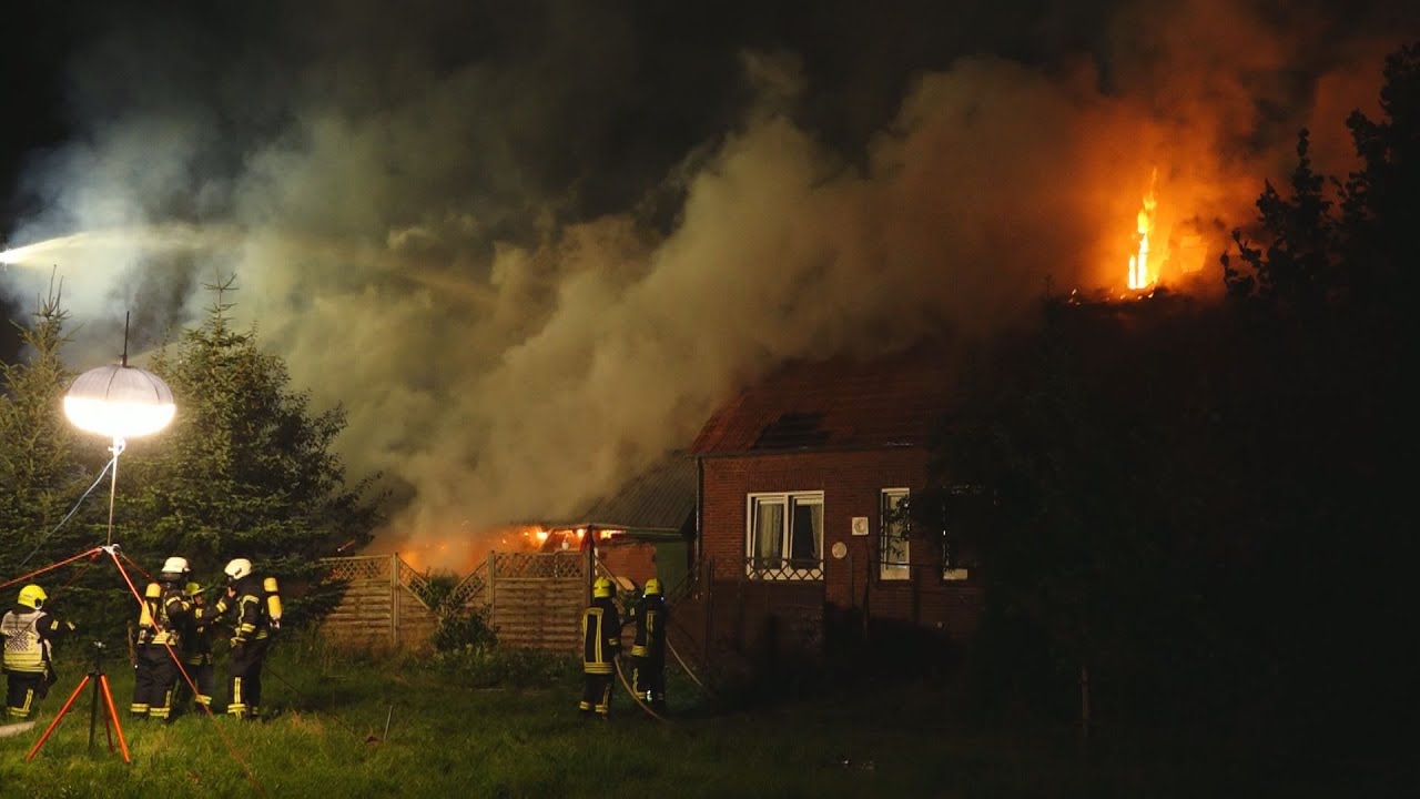 Wohnhaus und Scheune in Hude komplett ausgebrannt