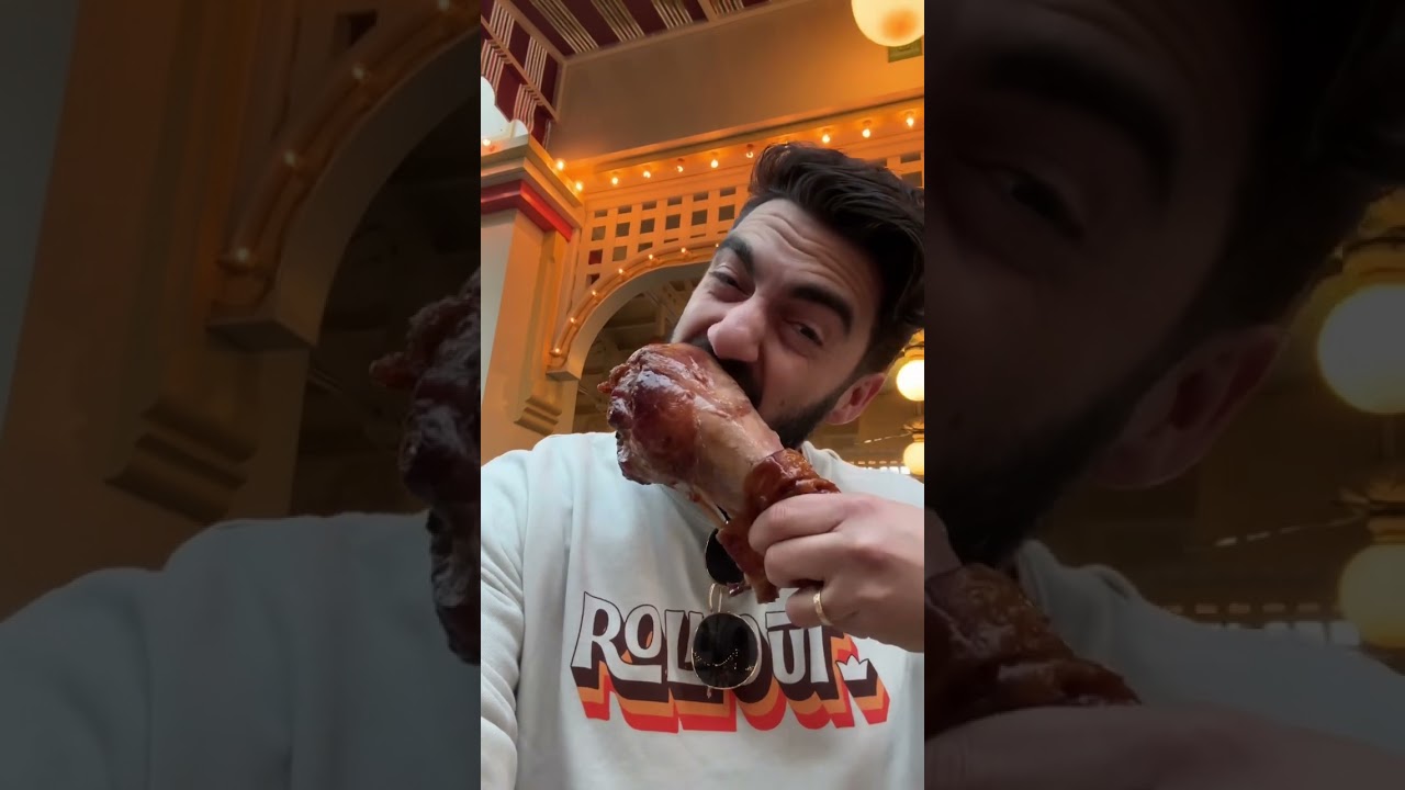 Trying the Teriyaki Turkey leg at Disney 🍗🍗🍗