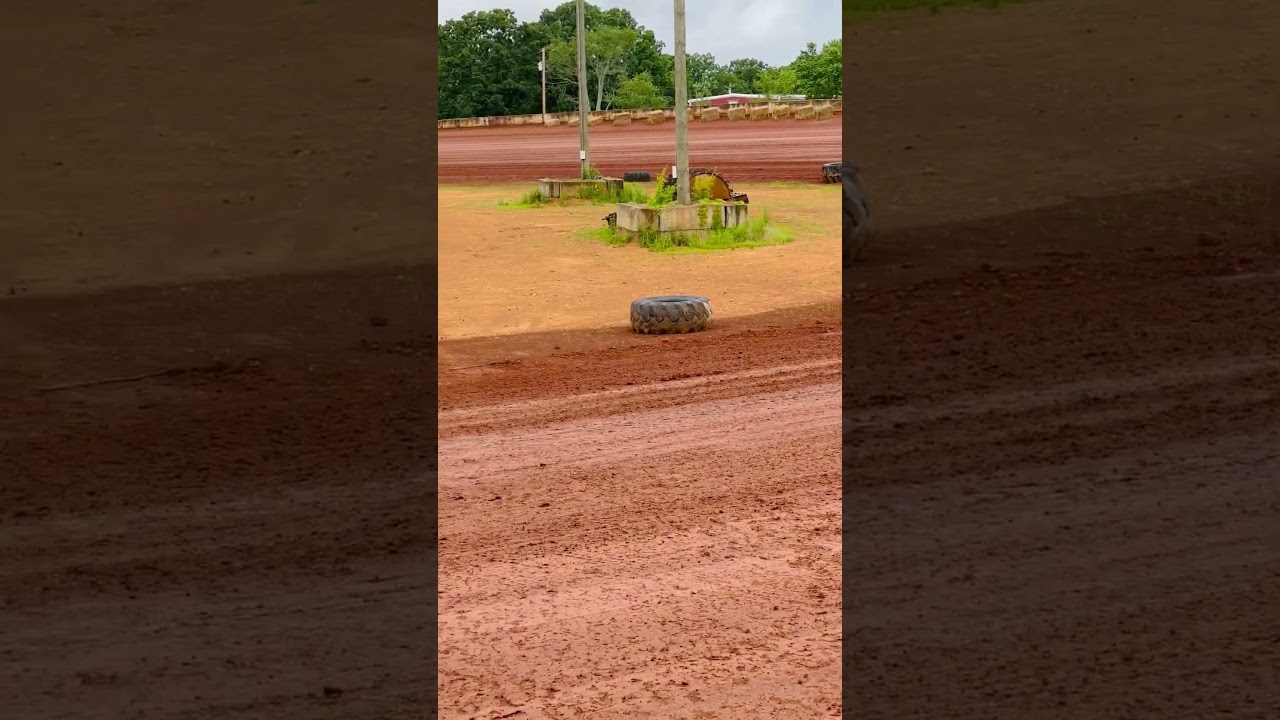 Flat Track. #flattrack#racing #flattrackracing  #vintagemotorcycles#harley #indianmotorcycle#shorts