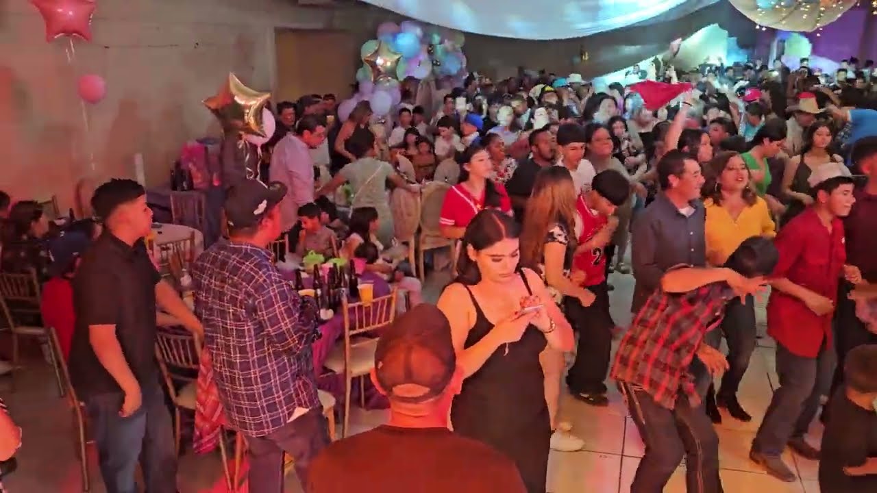 La Tropa Estrella en Cloete Coahuila... 8 de Abril 2023.... El ambiente al 100