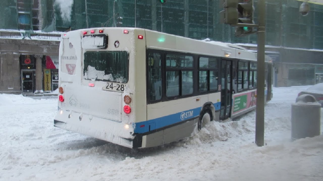 MONTREAL CITY BUS STUCK IN SNOW DOWNTOWN / 01-20-19