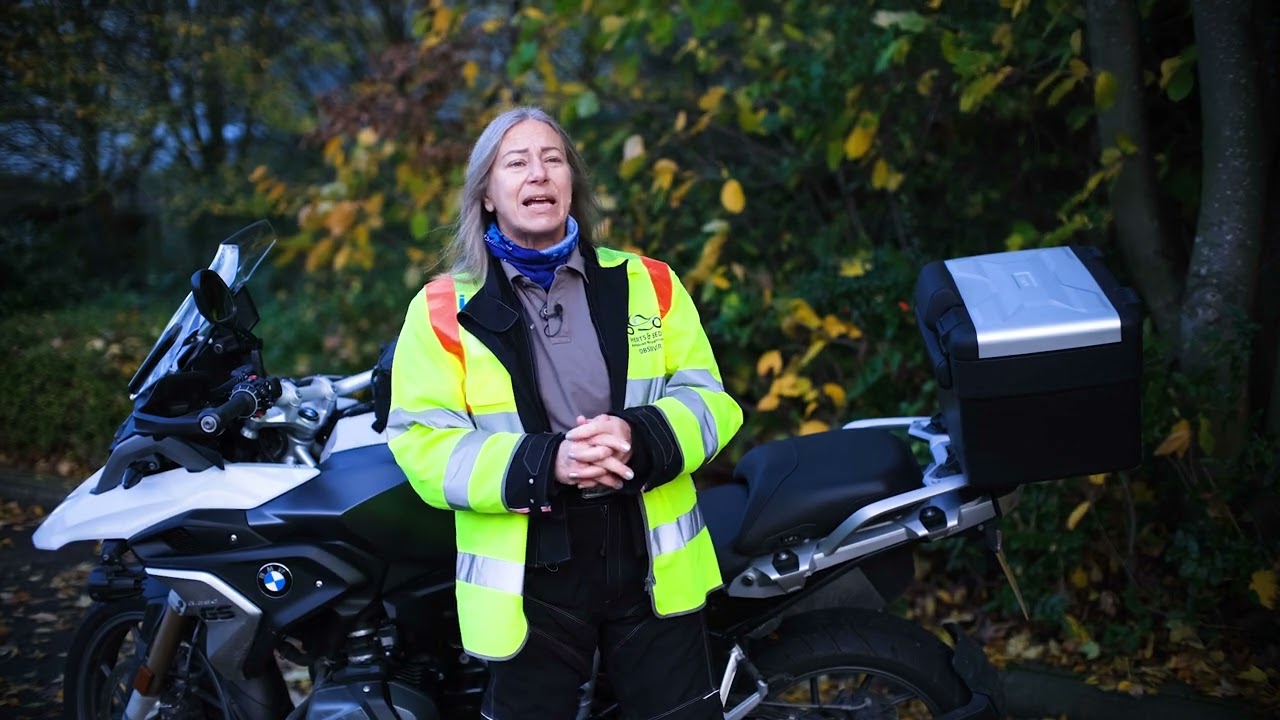 Top Skills You Need to Be a Good Driver Observer | Advanced Driving and Riding | IAM RoadSmart