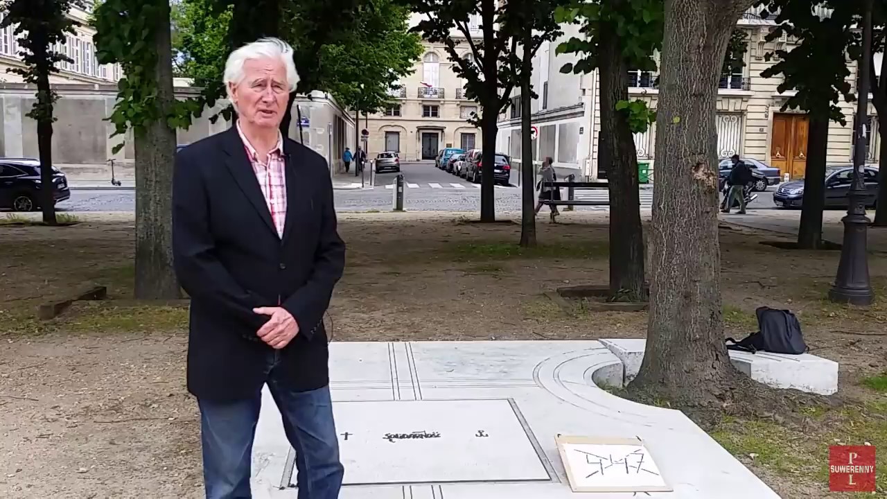 Polak z Paryża śpiewa  pod Polską Ambasadą... Pan Boguslaw Domaszewski