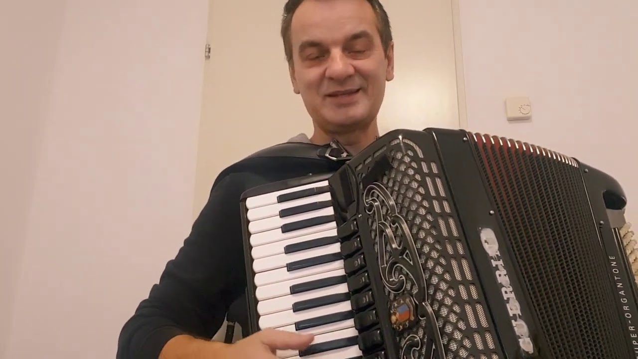Eso Balic- Svijet muzike i ucenja sviranja harmonike. 