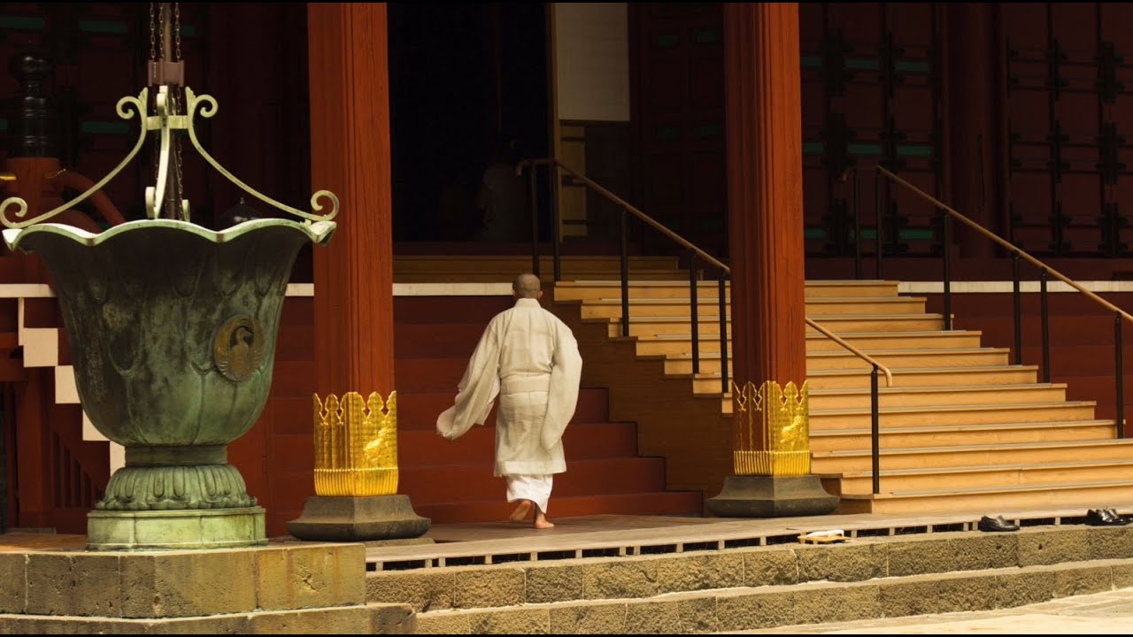 New Buddhists Take 1st Pilgrimage to Head Temple Taisekiji in Japan