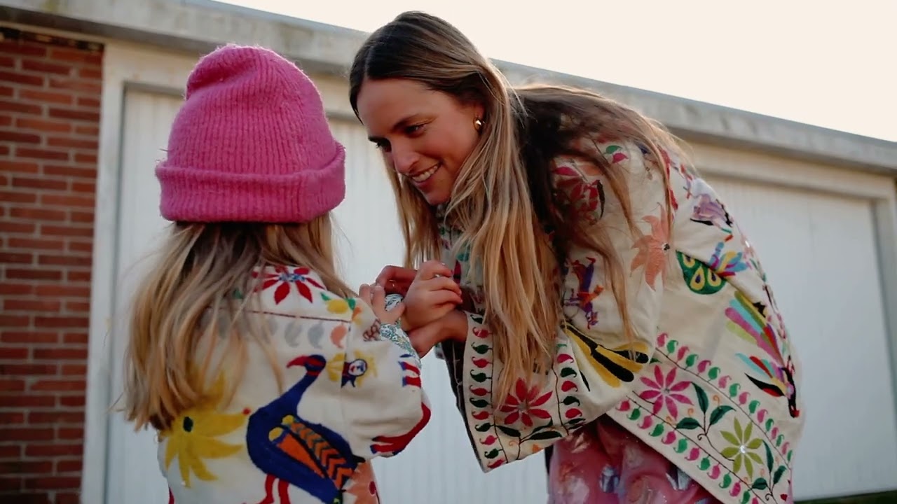 Tess Merlot - Heel even klein | official video