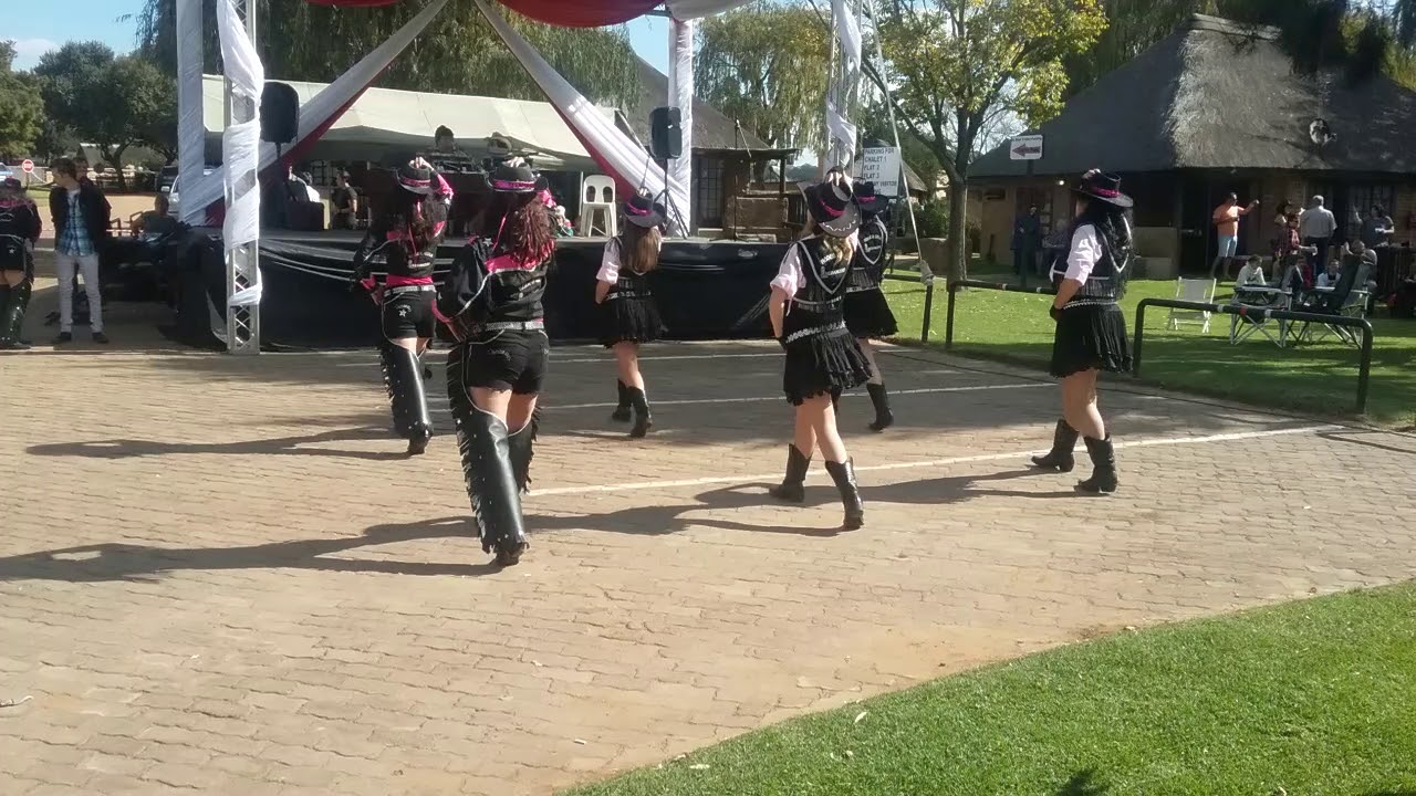 Rodeo Girls SA Linedancers