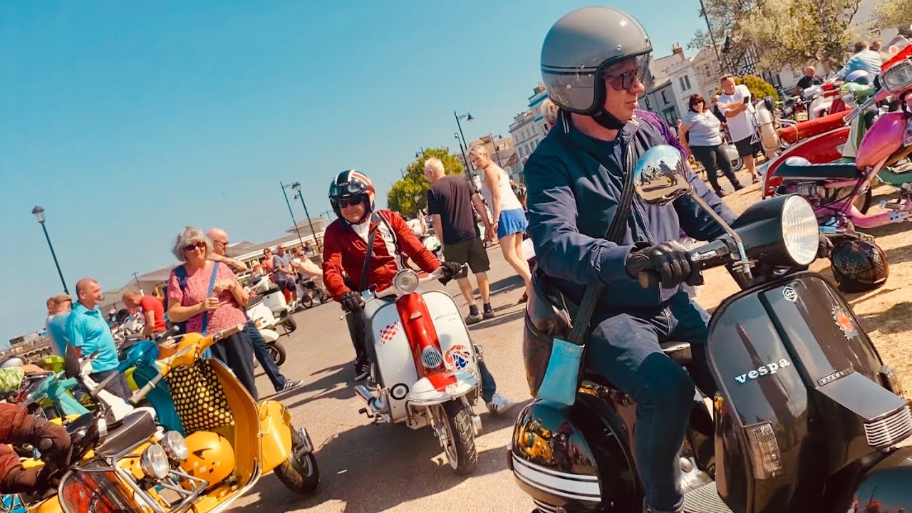 ISLE of WIGHT SCOOTER RALLY 2025 RYDE GREEN Pier Esplanade Lambretta & VESPA with a Touch of MODERN