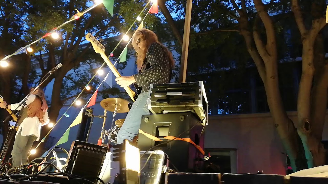 N&icirc;mes Feria de Pentecote 2019 Pegoulade annees 70 chart rock