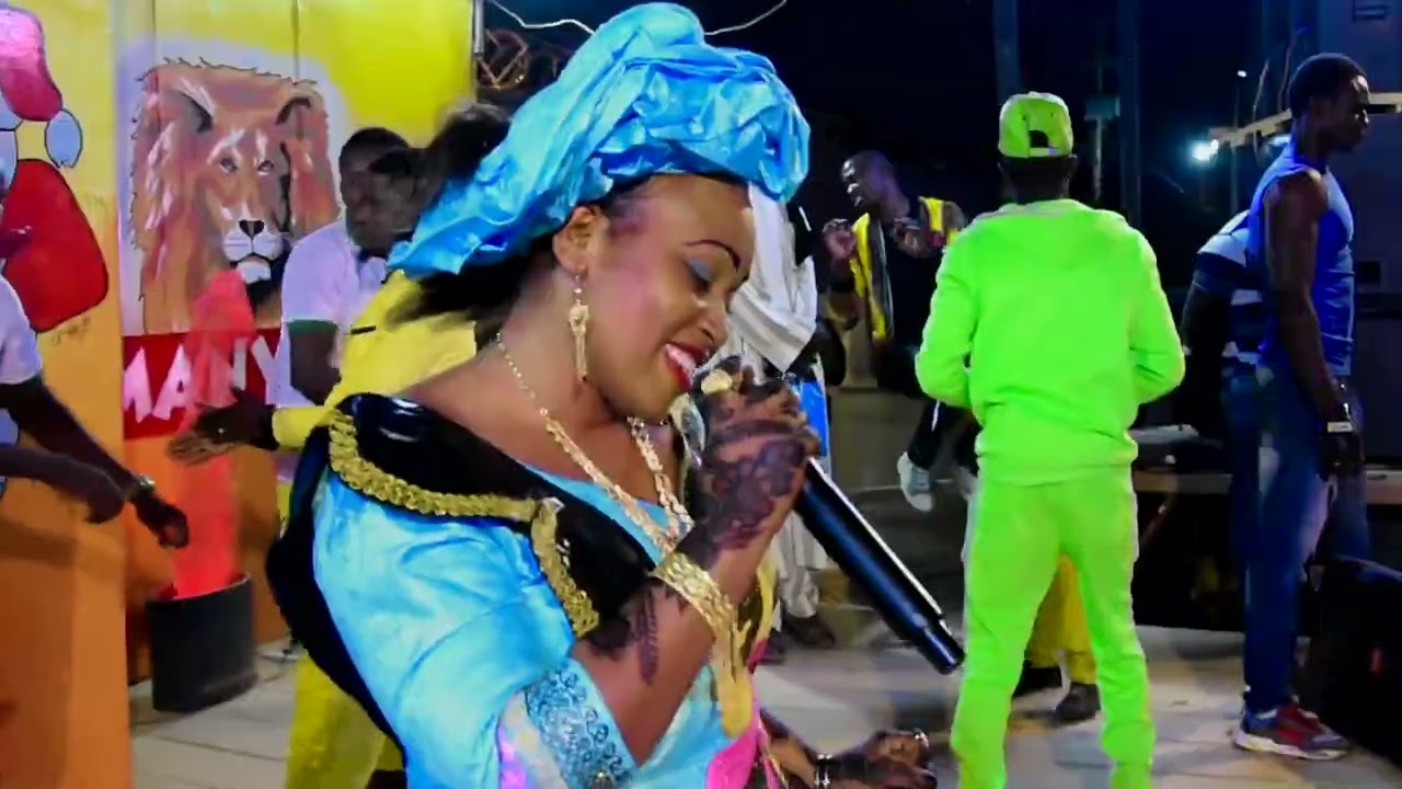 aicha fadila concert bertoua marche f