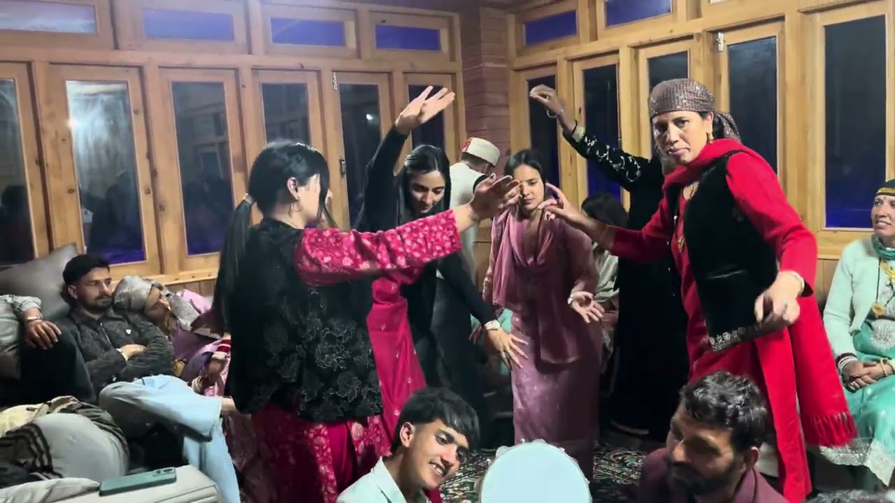 ye lga mujra (HP)