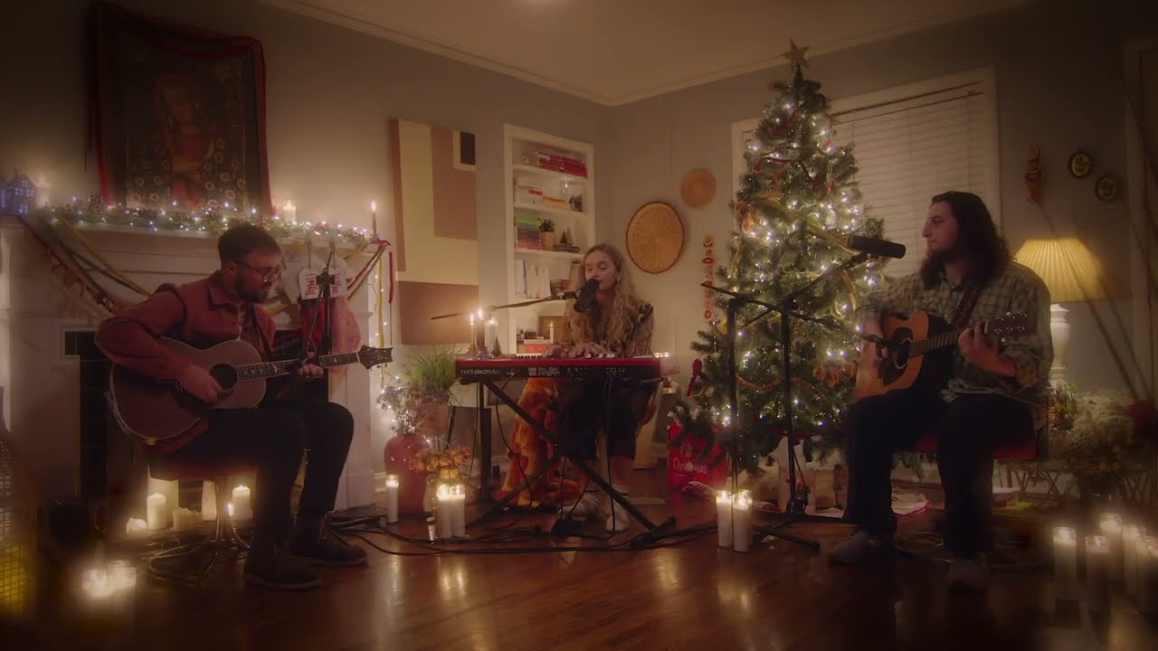 Jingle Bells - Hollyn (Acoustic Cover)