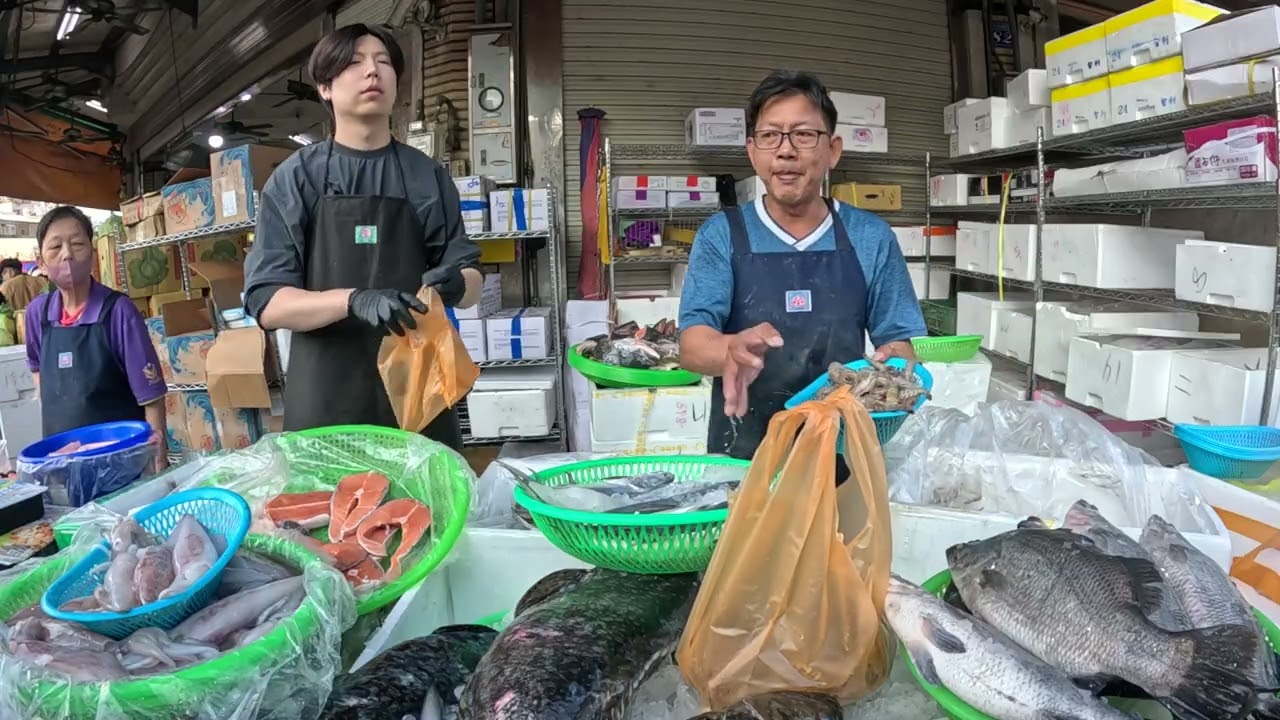 小季海鮮叫賣週六日：台中市北區柳川西路四段82號