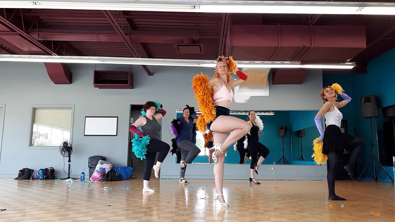 Burlesque Workshop w/ The Lady Josephine (Boas & Gloves)