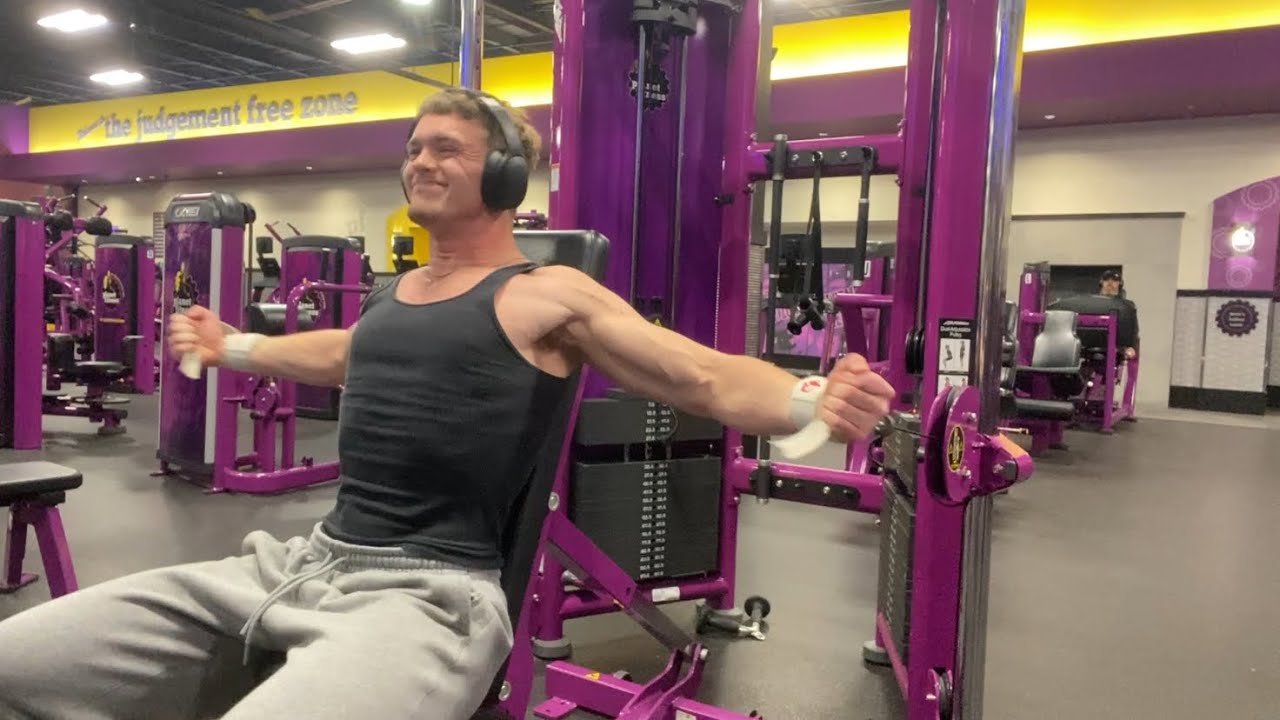 ARGARTHA Chest and shoulders!