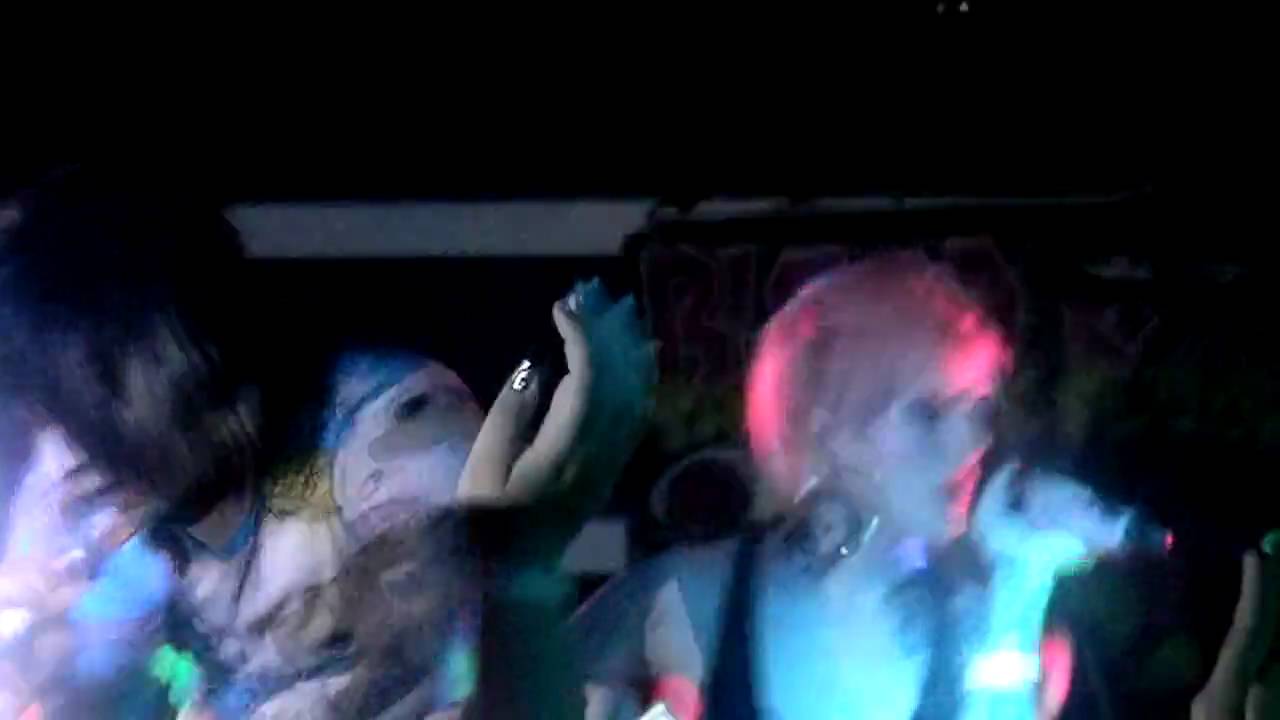 jeffree star three way kiss with guys from blood on the dance floor