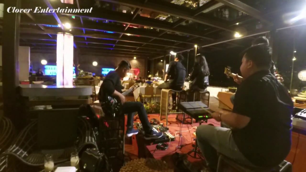 Clover Entertainment Band reguler gigs at The Singhasari Resort